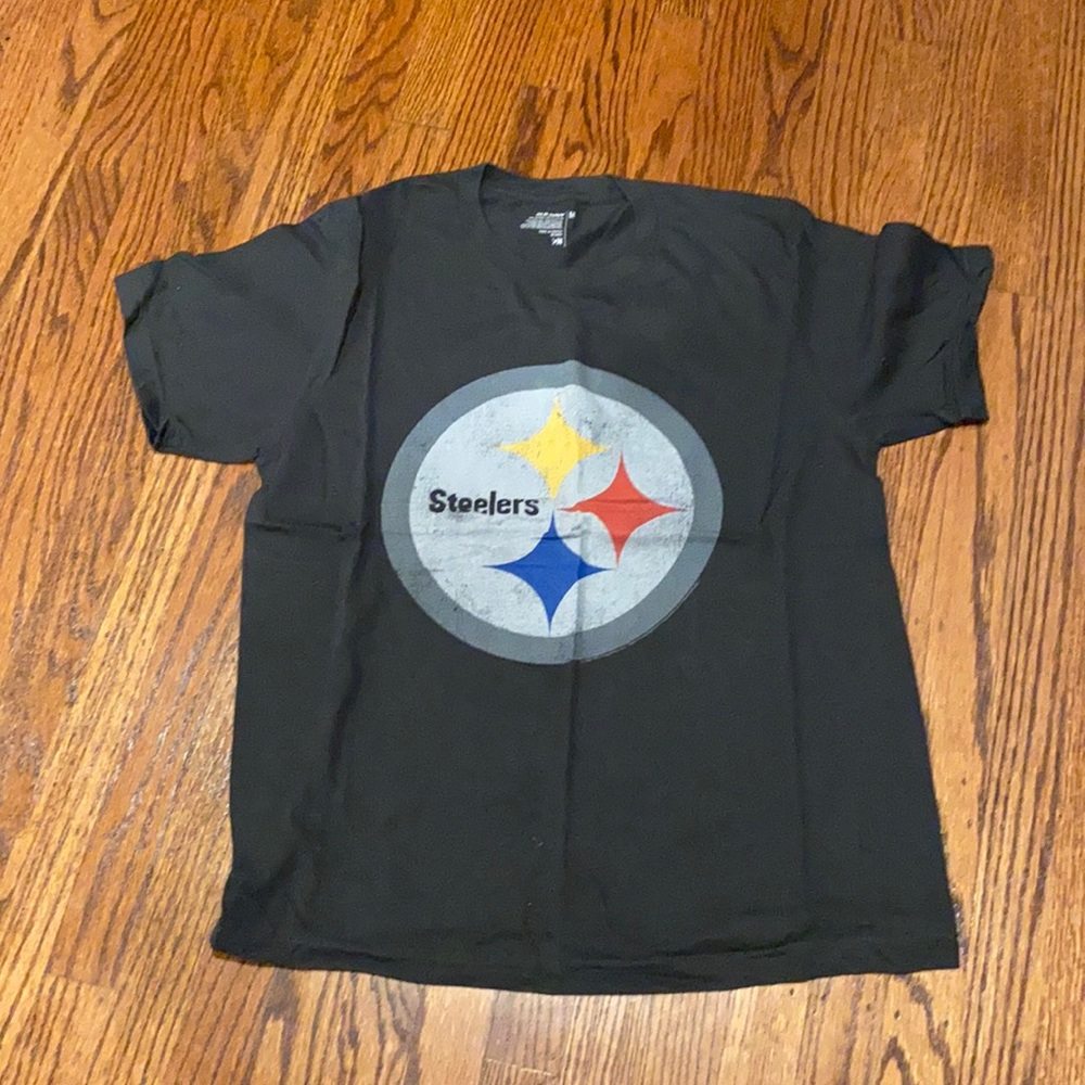 Old Navy Steelers shirt